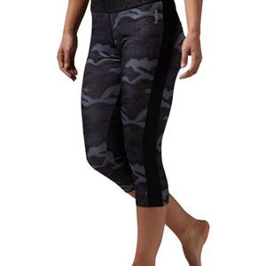 ✨3/$30 Reebok Work Out Ready Printed Camo Capris
